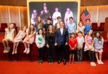 Gov. Shapiro Visits Perelman Jewish Day School