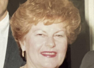Sandra Hollin, Devoted Volunteer and Arts Supporter, Dies at 93