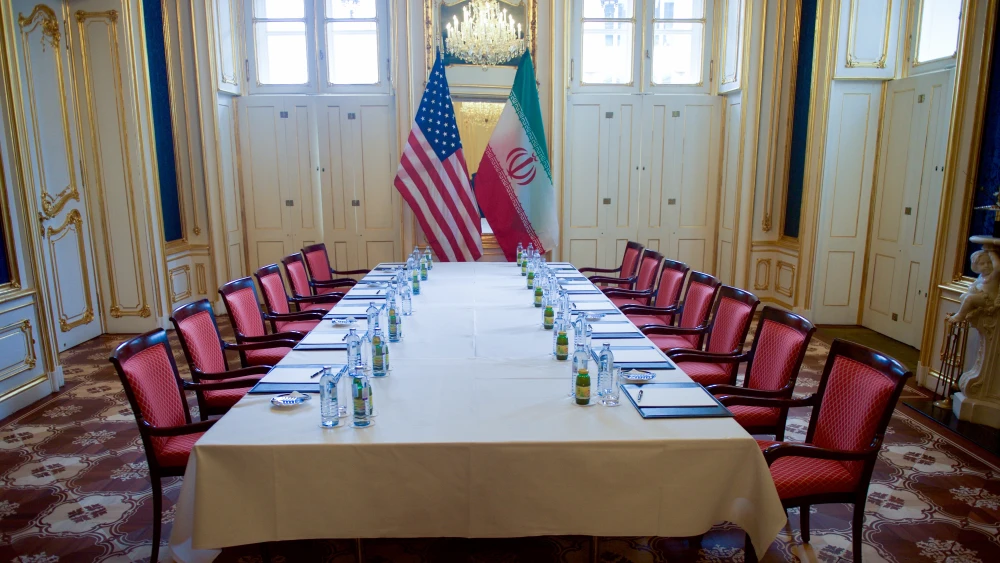 Trump Signs Iran Deal in Versailles