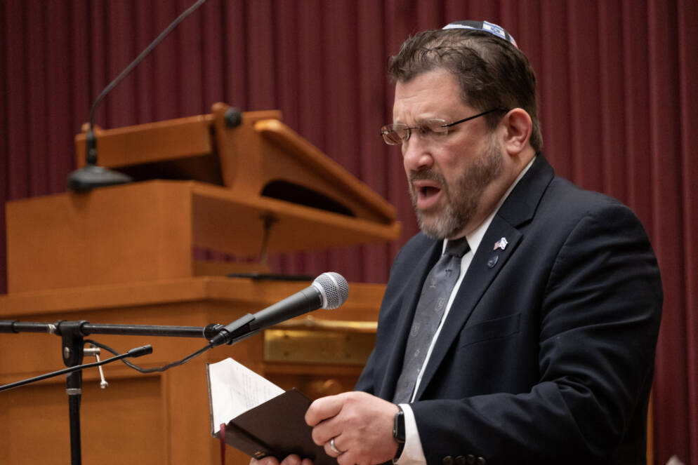Howard Glantz Steps up to Rabbi-Hazzan Role at Adath Jeshurun