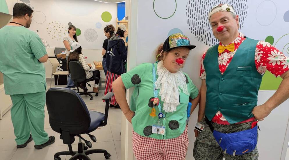 This Clown Eats Bubbles, Cracks Jokes and Helps Israeli Children Recover From...